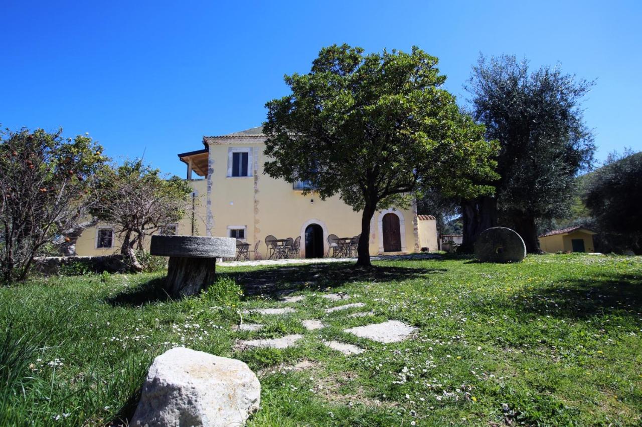 Masseria Procacci อิสกิเตลลา ภายนอก รูปภาพ
